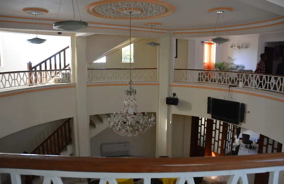 Hotel Tabarre 'S Palace-1